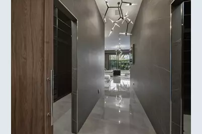 2213 NE 37th Dr, Fort Lauderdale, FL 33308 - Photo 47