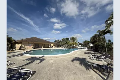 8631 SW 20th St, Davie, FL 33324 - Photo 19