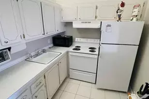 387 Chatham Unit, West Palm Beach, FL 33417 - Photo 3