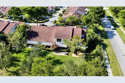 7326  Pinewalk Dr, Unit #7326, Pompano Beach, FL 33063 - Photo 29