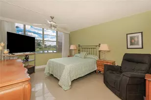 1200 St Charles Pl, Pembroke Pines, FL 33026 - Photo 15