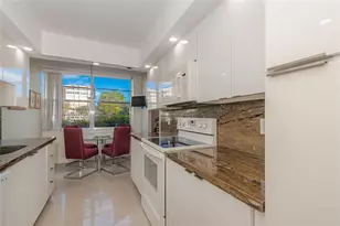 1200 St Charles Pl, Pembroke Pines, FL 33026 - Photo 5