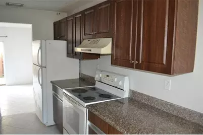 8237 NW 8th Ct, Unit #4, Plantation, FL 33324 - Photo 5