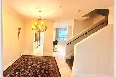 2720 NE 9th Ave, Wilton Manors, FL 33334 - Photo 3