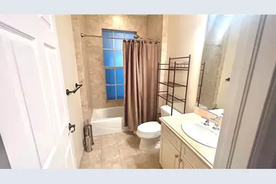 2720 NE 9th Ave, Wilton Manors, FL 33334 - Photo 13