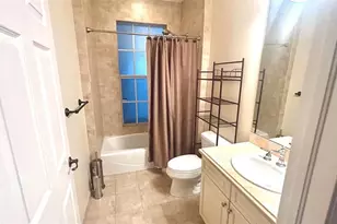 2720 NE 9th Ave, Wilton Manors, FL 33334 - Photo 13