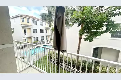 2720 NE 9th Ave, Wilton Manors, FL 33334 - Photo 15