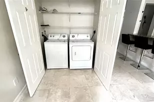 2720 NE 9th Ave, Wilton Manors, FL 33334 - Photo 23