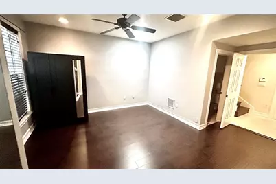 2720 NE 9th Ave, Wilton Manors, FL 33334 - Photo 9