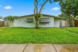 5711 SW 37 Ct, Davie, FL 33314 - Photo 3