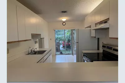 821  Crystal Lake Dr, Unit #1101, Deerfield Beach, FL 33064 - Photo 9