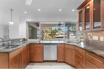 2443 NE 26th St, Lighthouse Point, FL 33064 - Photo 23