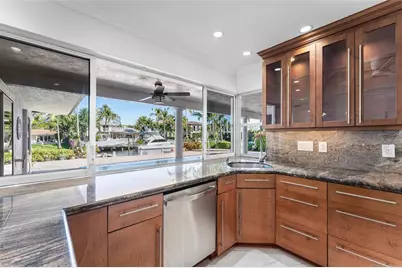 2443 NE 26th St, Lighthouse Point, FL 33064 - Photo 21