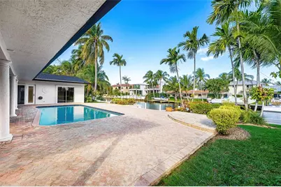 2443 NE 26th St, Lighthouse Point, FL 33064 - Photo 49