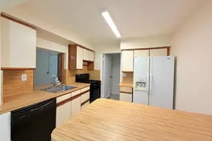 8660 NW 26th Pl, Sunrise, FL 33322 - Photo 9