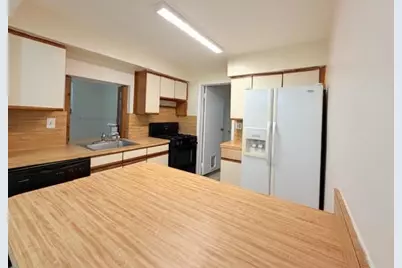 8660 NW 26th Pl, Sunrise, FL 33322 - Photo 7