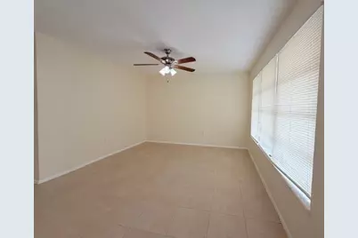 8660 NW 26th Pl, Sunrise, FL 33322 - Photo 11