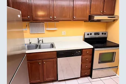 3690  Inverrary Dr, Unit #2C, Lauderhill, FL 33319 - Photo 3