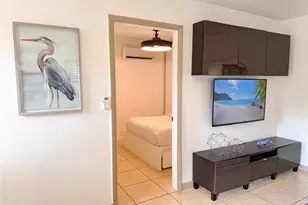 511 NE 161st St, Miami, FL 33162 - Photo 5