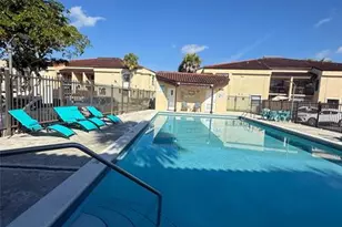 660 W Park Dr, Miami, FL 33172 - Photo 19