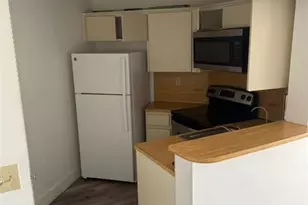 660 W Park Dr, Miami, FL 33172 - Photo 7