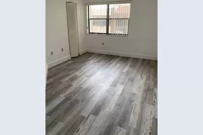 660 W Park Dr, Unit #206, Miami, FL 33172 - Photo 11