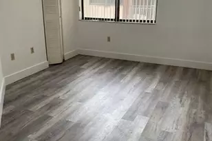 660 W Park Dr, Miami, FL 33172 - Photo 11