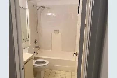 660 W Park Dr, Unit #206, Miami, FL 33172 - Photo 13