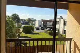 660 W Park Dr, Miami, FL 33172 - Photo 9