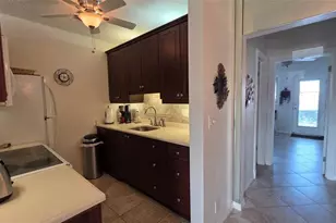 1030 SW 11th St, Hallandale Beach, FL 33009 - Photo 13