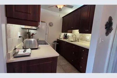 1030 SW 11th St, Unit #5M, Hallandale Beach, FL 33009 - Photo 9