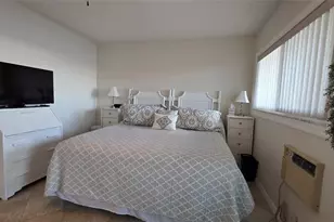 1030 SW 11th St, Hallandale Beach, FL 33009 - Photo 23