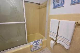 1030 SW 11th St, Hallandale Beach, FL 33009 - Photo 29