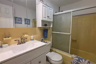 1030 SW 11th St, Hallandale Beach, FL 33009 - Photo 27