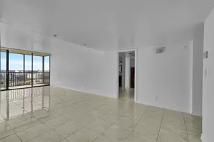 20335 W Country Club Dr, Aventura, FL 33180 - Photo 13