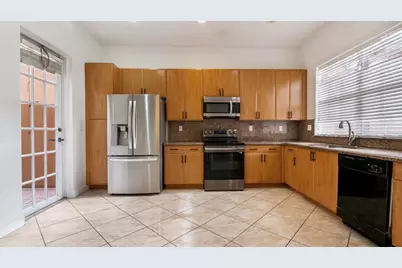1061 SW 147th Ter, Pembroke Pines, FL 33027 - Photo 13