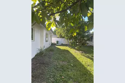 7001 NW 76th Ct, Tamarac, FL 33321 - Photo 13