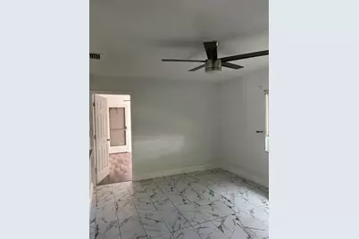 7001 NW 76th Ct, Tamarac, FL 33321 - Photo 11