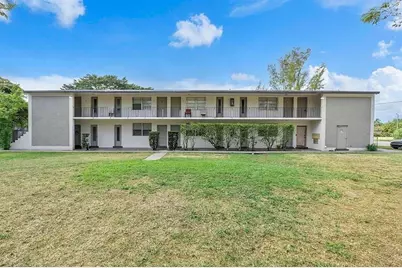 14950 E Miami Ave, Unit #4, Miami, FL 33168 - Photo 5