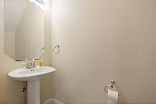 4025 Cascada Cir, Hollywood, FL 33024 - Photo 19