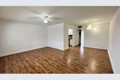 300 SW 134th Wy, Unit #304E, Pembroke Pines, FL 33027 - Photo 5