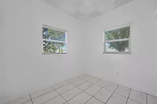 1114 NW 39th St, Miami, FL 33127 - Photo 11
