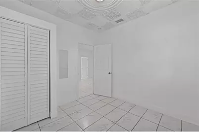 1114 NW 39th St, Miami, FL 33127 - Photo 11