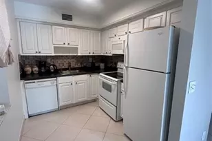 164 Burgundy D Unit, Delray Beach, FL 33484 - Photo 3