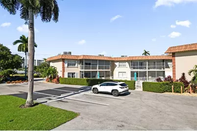 2201 SE 9th St, Unit #106, Pompano Beach, FL 33062 - Photo 3