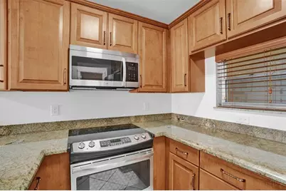 2201 SE 9th St, Unit #106, Pompano Beach, FL 33062 - Photo 9