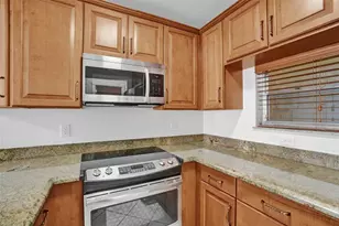 2201 SE 9th St, Pompano Beach, FL 33062 - Photo 9