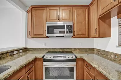 2201 SE 9th St, Unit #106, Pompano Beach, FL 33062 - Photo 9