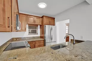 2201 SE 9th St, Pompano Beach, FL 33062 - Photo 13