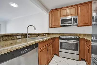 2201 SE 9th St, Unit #106, Pompano Beach, FL 33062 - Photo 11